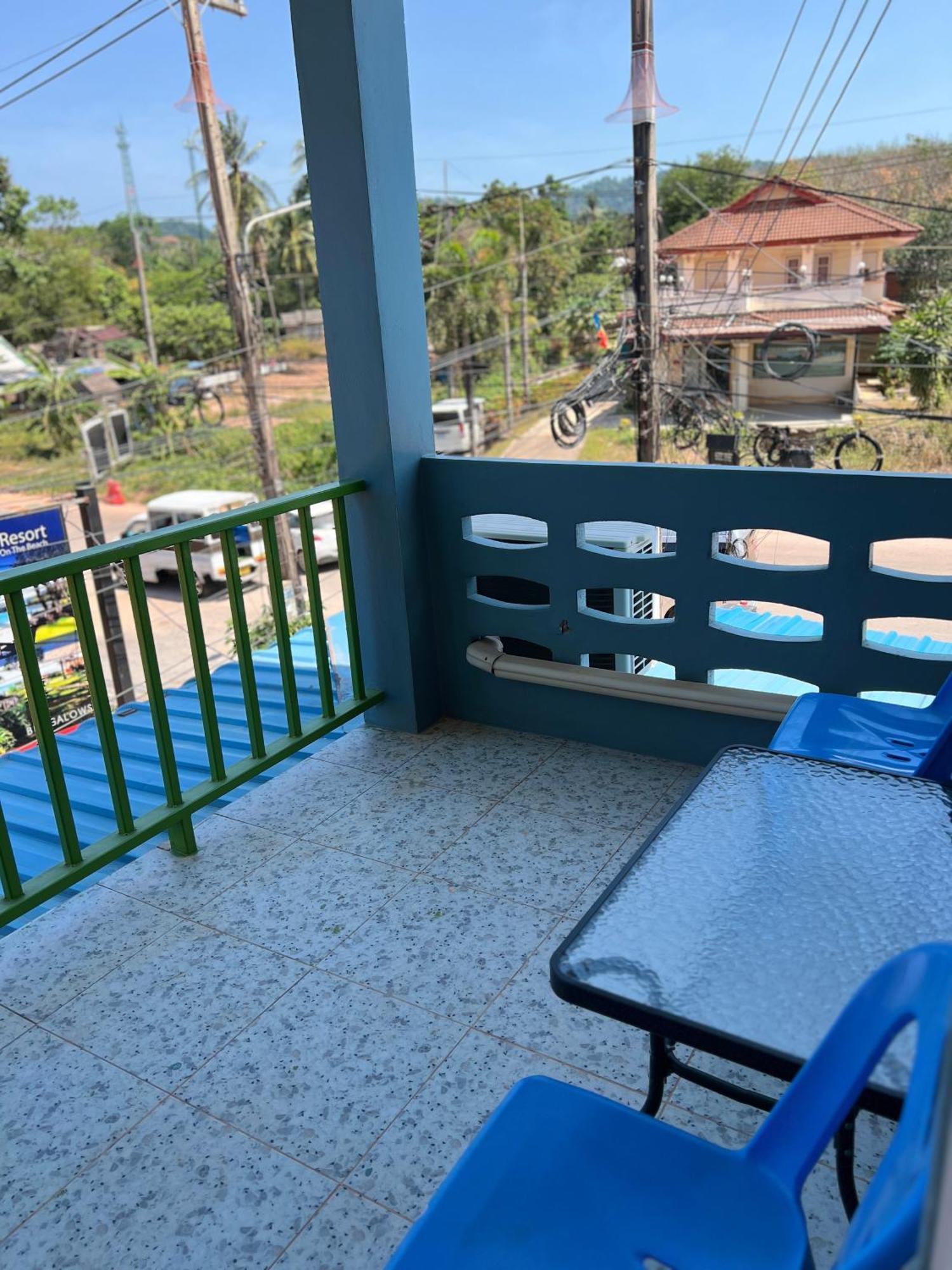 Nare Guest House 란타섬 외부 사진