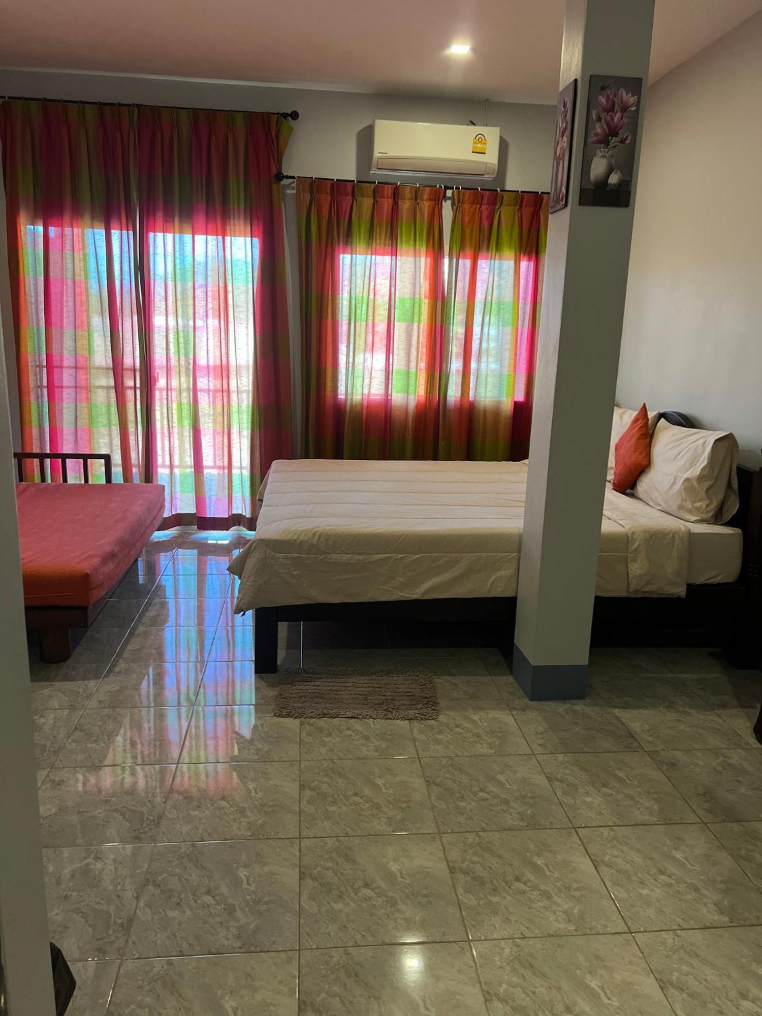 Nare Guest House 란타섬 외부 사진