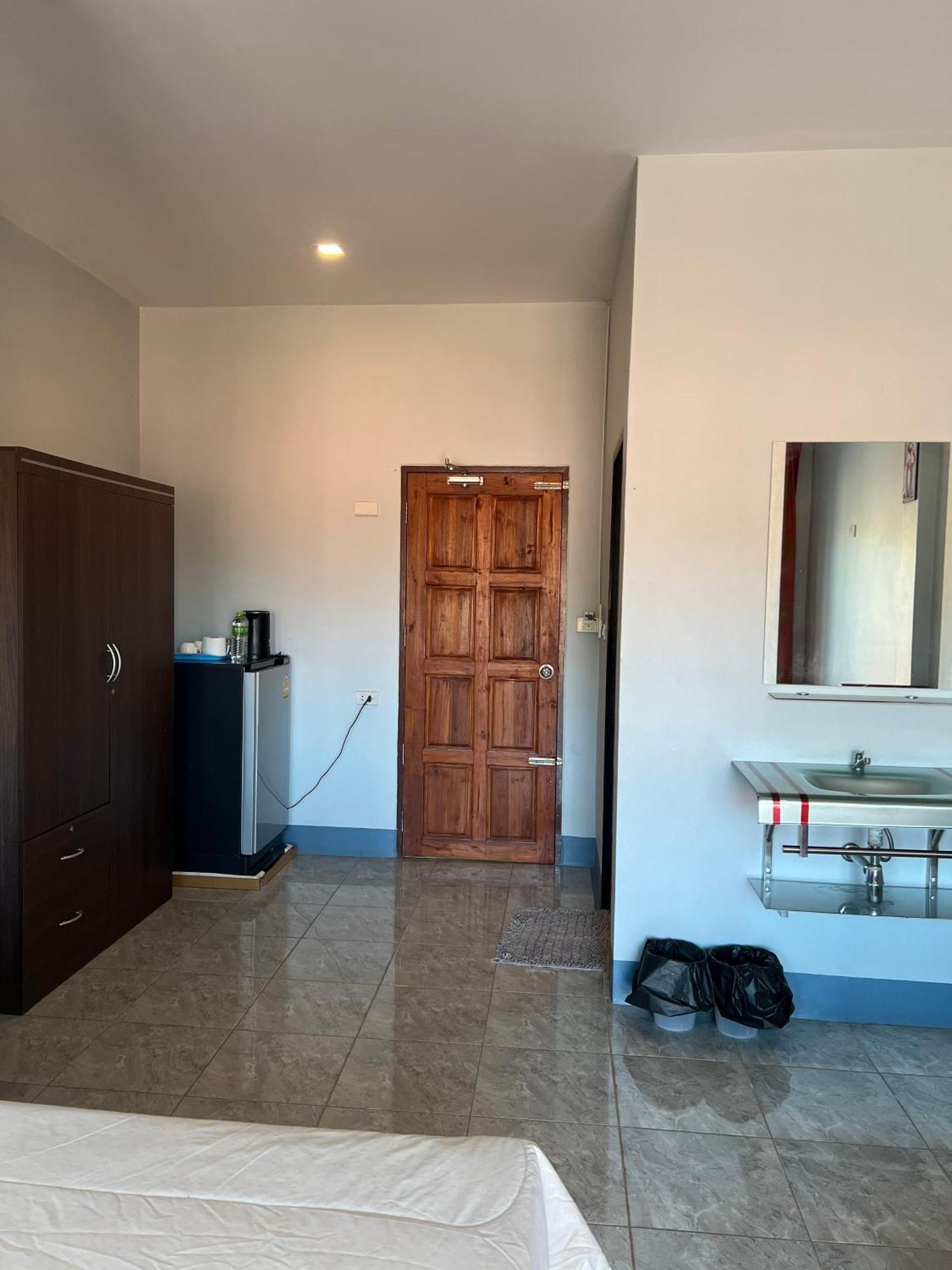 Nare Guest House 란타섬 외부 사진
