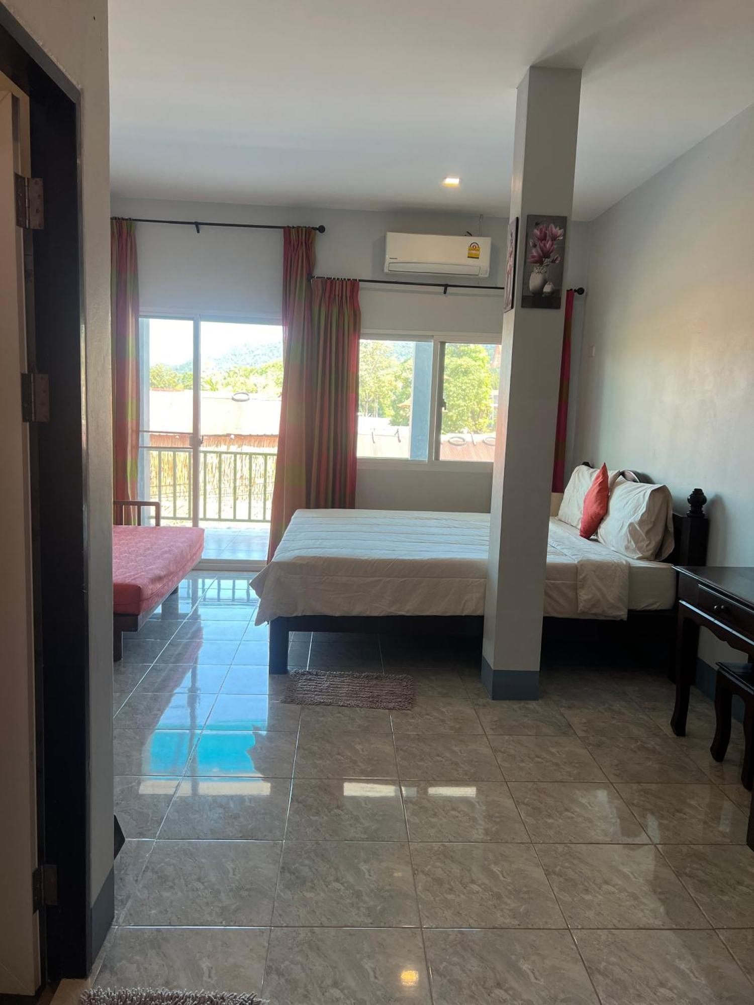 Nare Guest House 란타섬 외부 사진